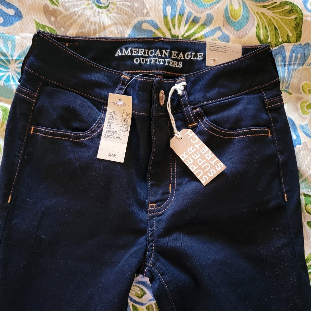 Dark wash American Eagle Jeans, size 2 TAGS ON